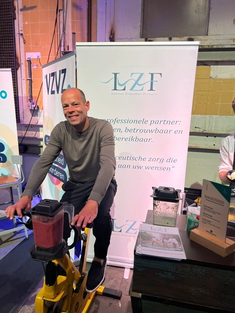 Daan Jansen van Lairesses Ziekenhuisfarmacie bij onze stand op het ZKN-congres 2025.